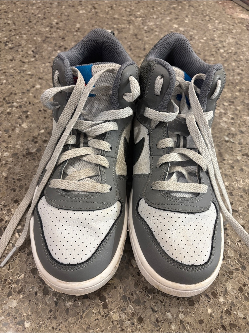 Nike Court Kids Size 5 Gray and White High-Top Sneakers